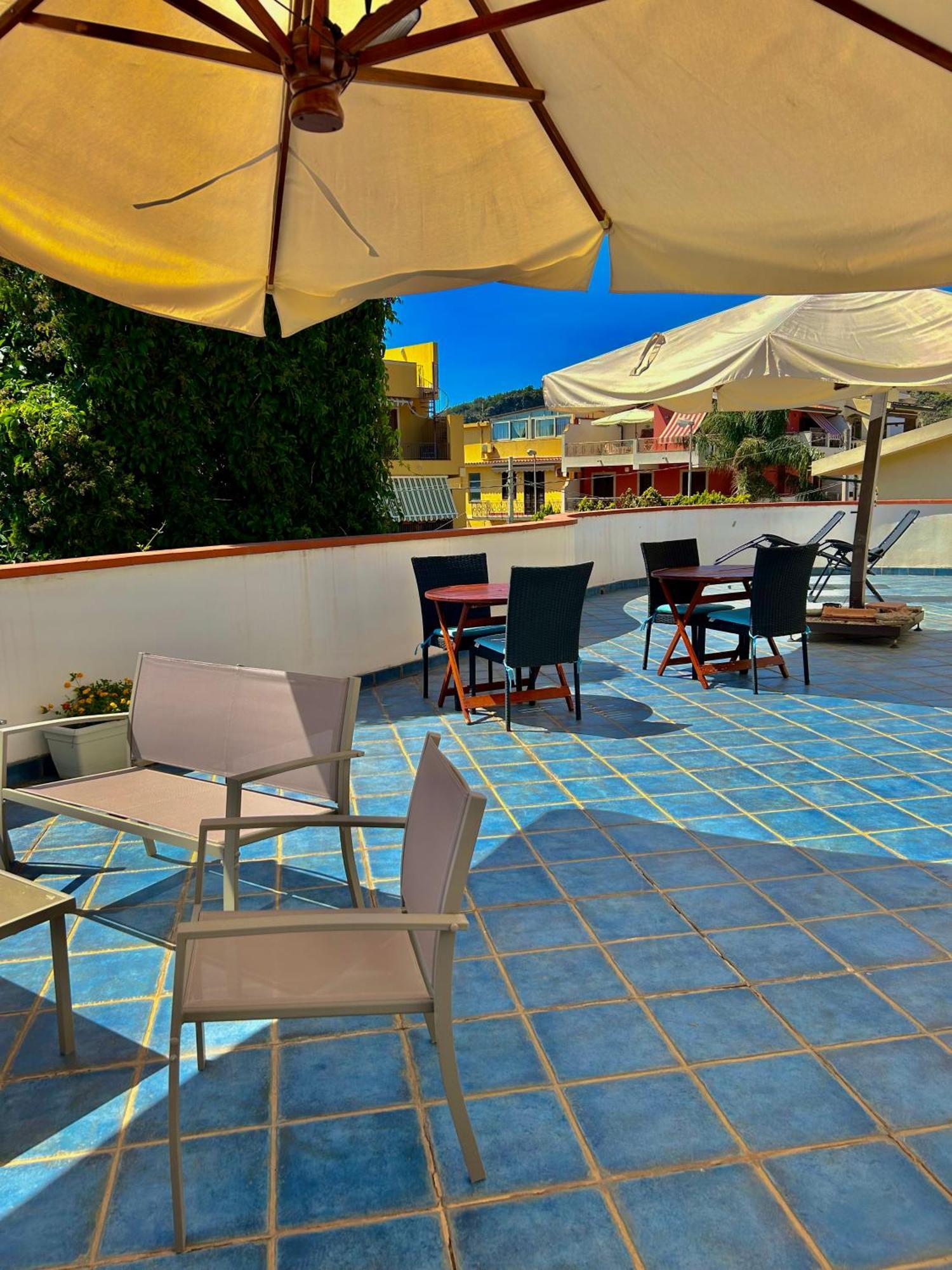 B&B Villa Rodriguez Мілаццо Екстер'єр фото